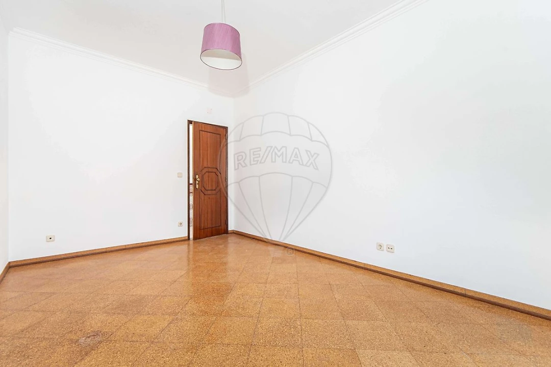 Moradia T3 para Venda em Santiago dos Velhos Foto 5