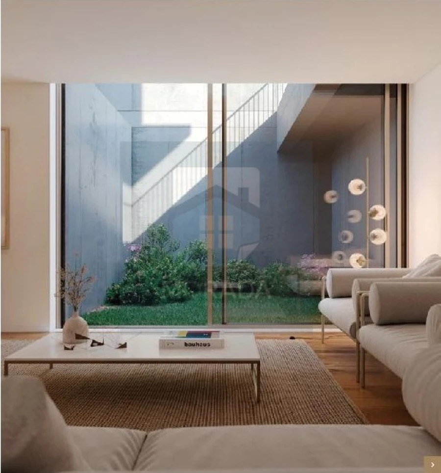 Moradia T3 para Venda em Arcozelo Foto 2