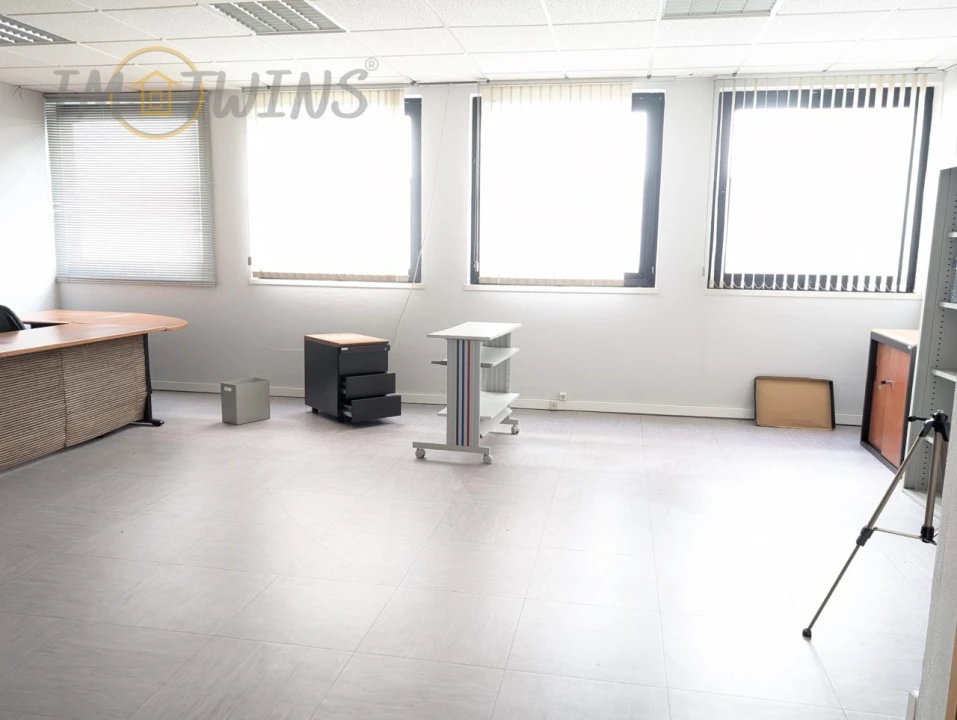 Escritório para Venda em Massamá e Monte Abraão Foto 4