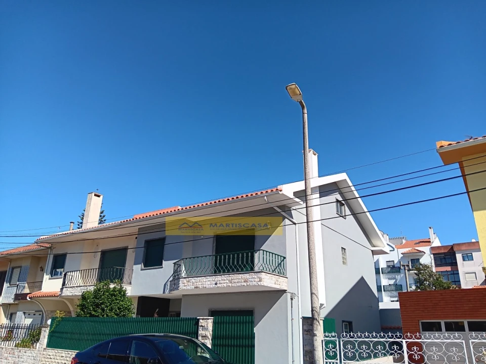 Moradia T4 para Venda em Algueirão-Mem Martins Foto 3