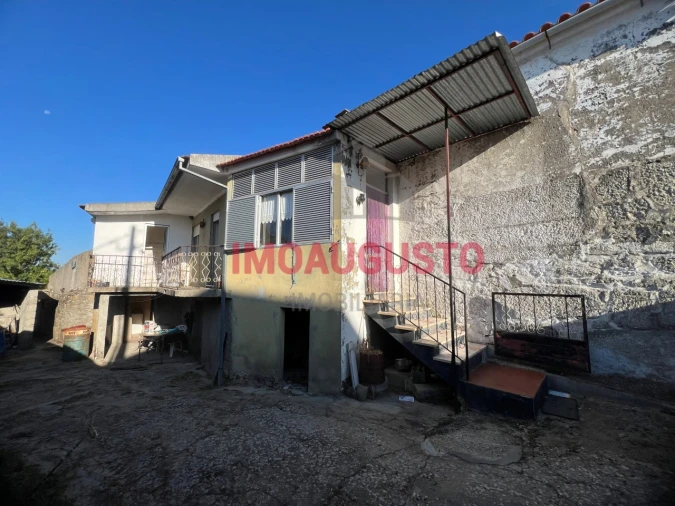 Moradia T3 para Venda em Lamegal