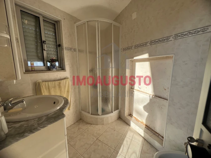 Moradia T3 para Venda em Lamegal Foto 8