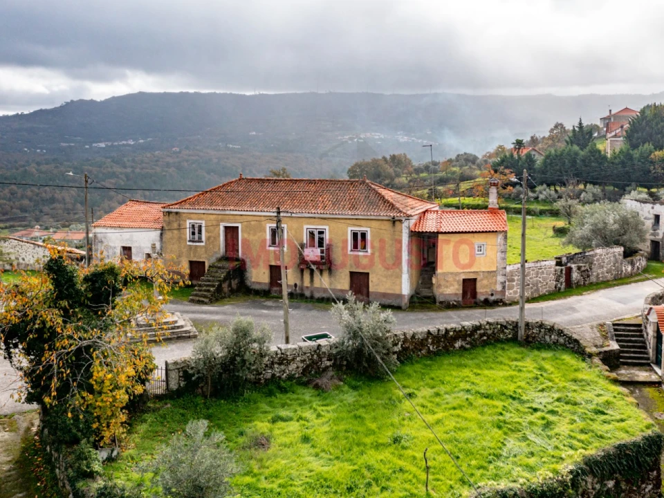 Moradia T5 para Venda em Vale de Azares Foto 2