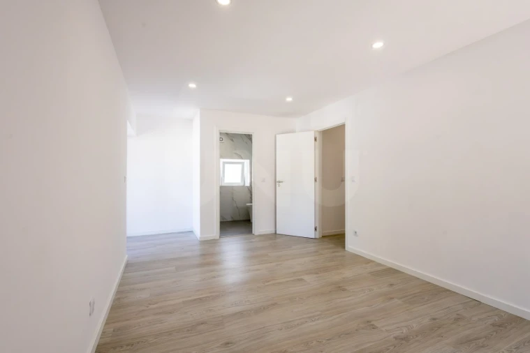 Moradia T6 para Venda em Pedreiras Foto 30