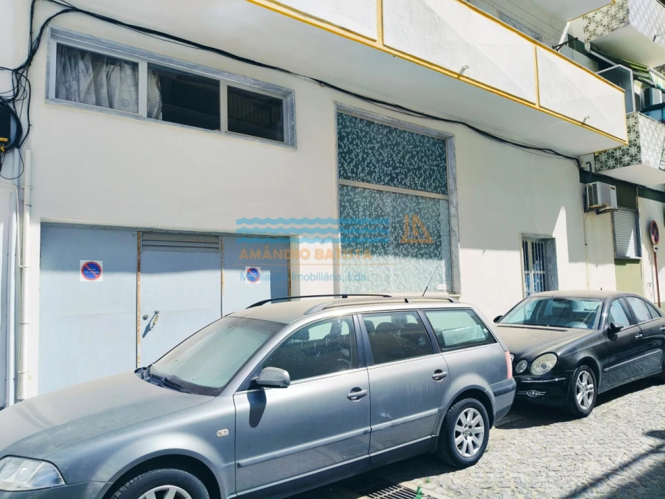 Armazém para Venda em Monte Gordo Foto 1