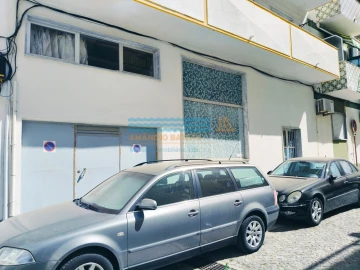 Armazém para Venda em Monte Gordo