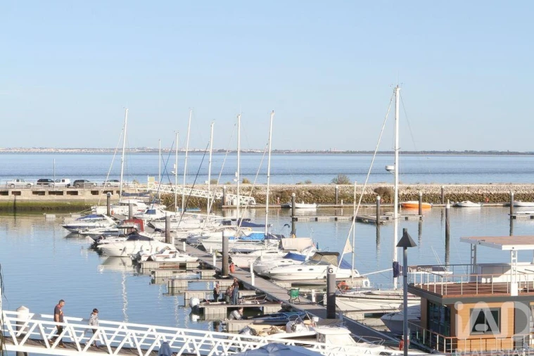 Apartamento T5 para Venda em Olivais Foto 24