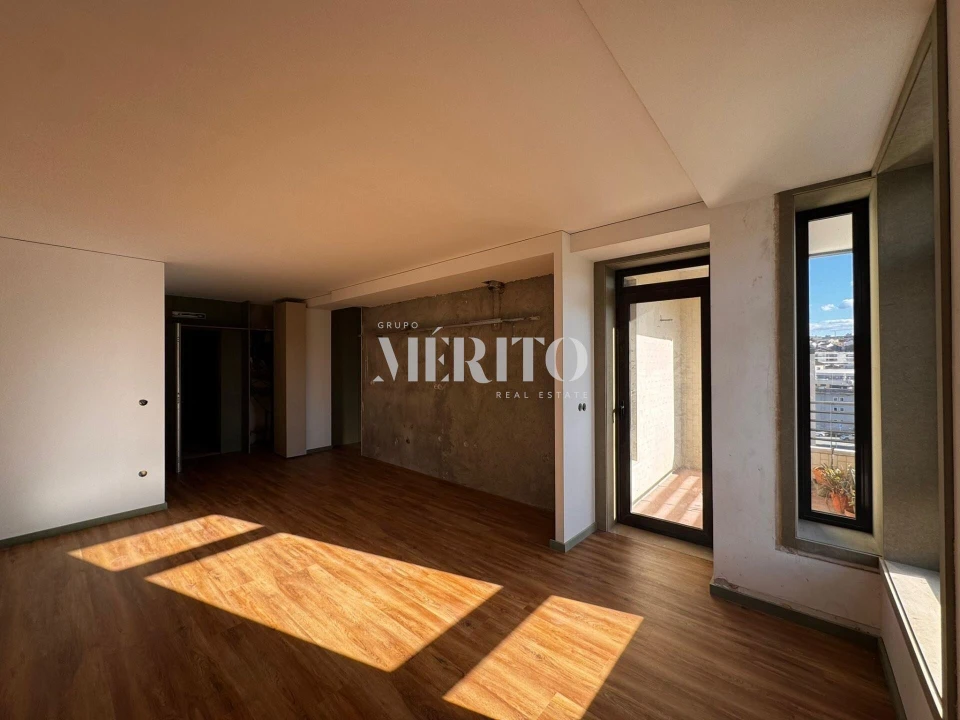 Apartamento T3 para Venda em Creixomil Foto 1