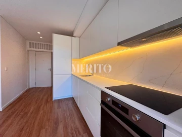 Apartamento T3 para Venda em Creixomil
