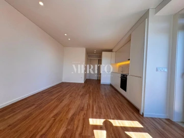 Apartamento T3 para Venda em Creixomil