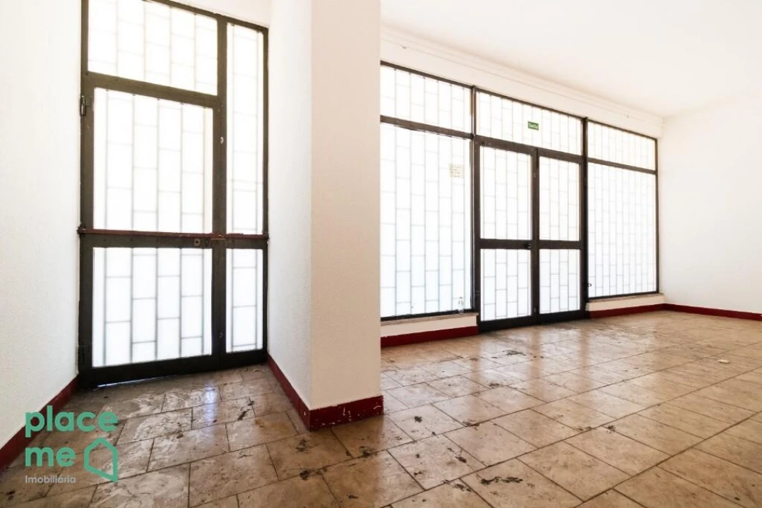 Loja para Arrendamento em São Vicente (Braga) Foto 9