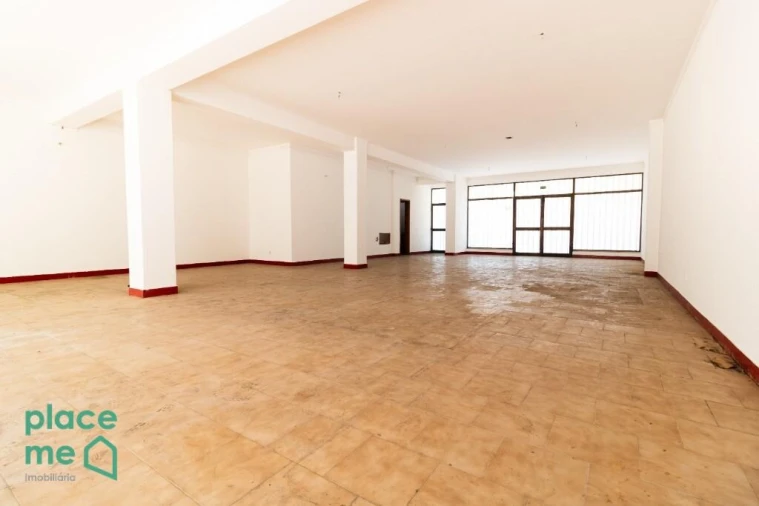Loja para Arrendamento em São Vicente (Braga) Foto 5