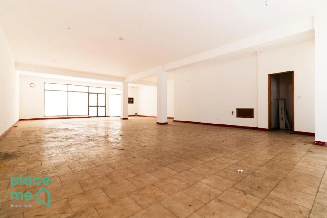 Loja para Arrendamento em São Vicente (Braga) Foto 6