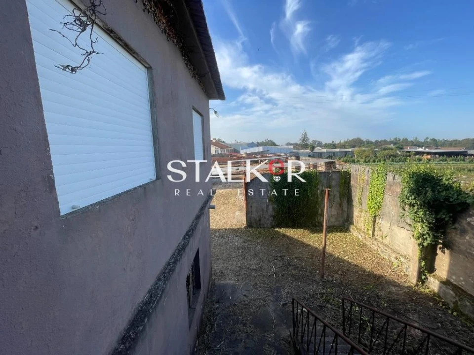 Armazém para Venda em São Miguel do Souto e Mosteirô Foto 19