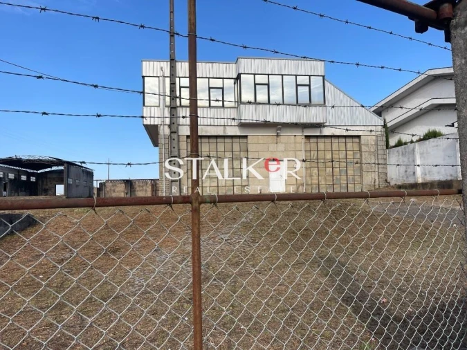 Armazém para Venda em São Miguel do Souto e Mosteirô Foto 26