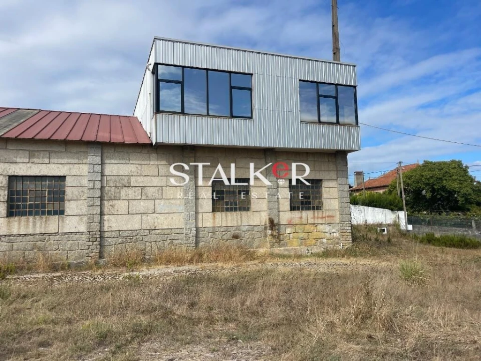 Armazém para Venda em São Miguel do Souto e Mosteirô Foto 2