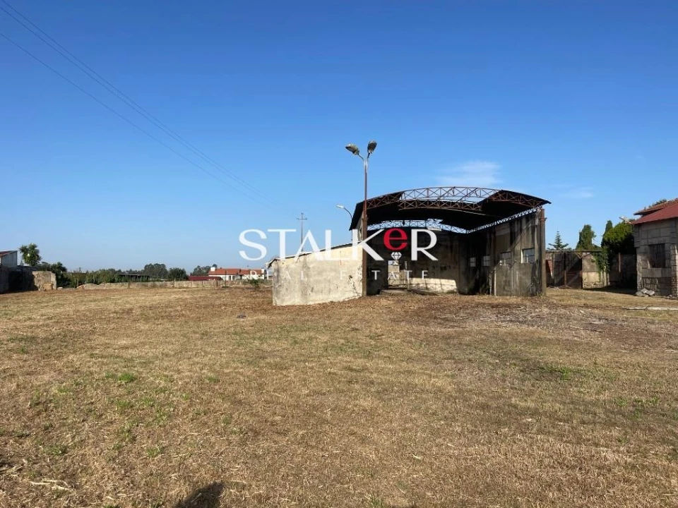 Armazém para Venda em São Miguel do Souto e Mosteirô Foto 15