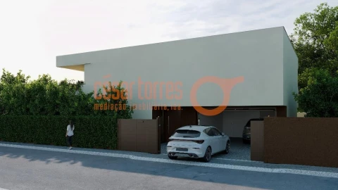 Moradia T4 para Venda em São Felix da Marinha