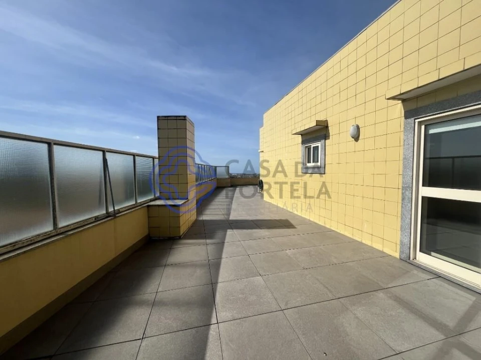 Apartamento T3 para Venda em Argoncilhe Foto 48