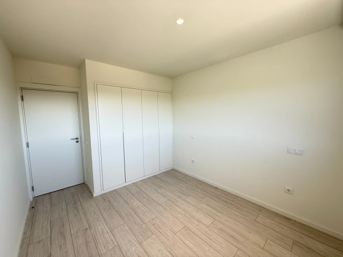 Apartamento T1 para Arrendamento em Aldão Foto 6