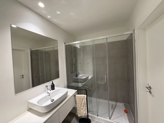 Apartamento T1 para Arrendamento em Aldão Foto 8