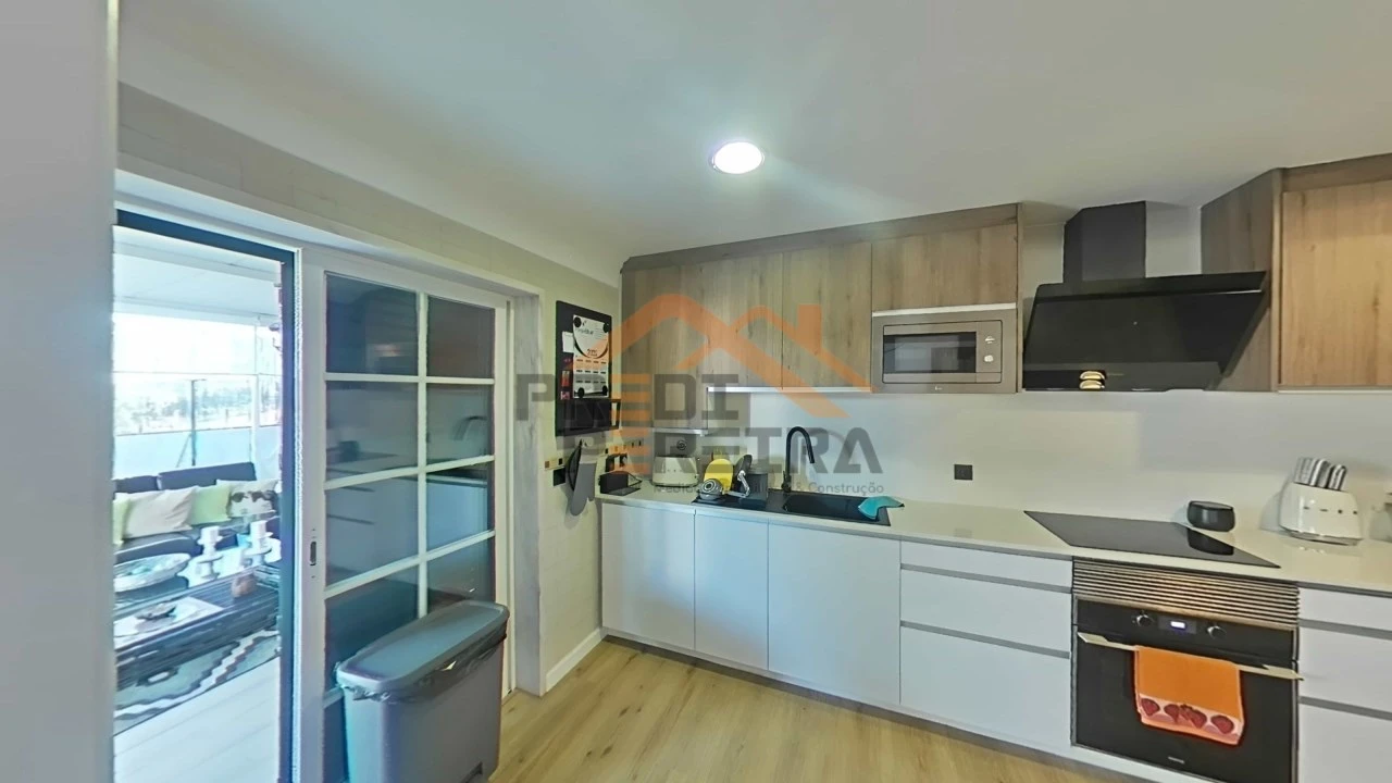 Moradia T3 para Venda em Pontinha e Famões Foto 15