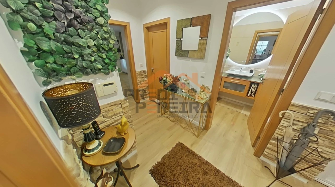 Moradia T3 para Venda em Pontinha e Famões Foto 18