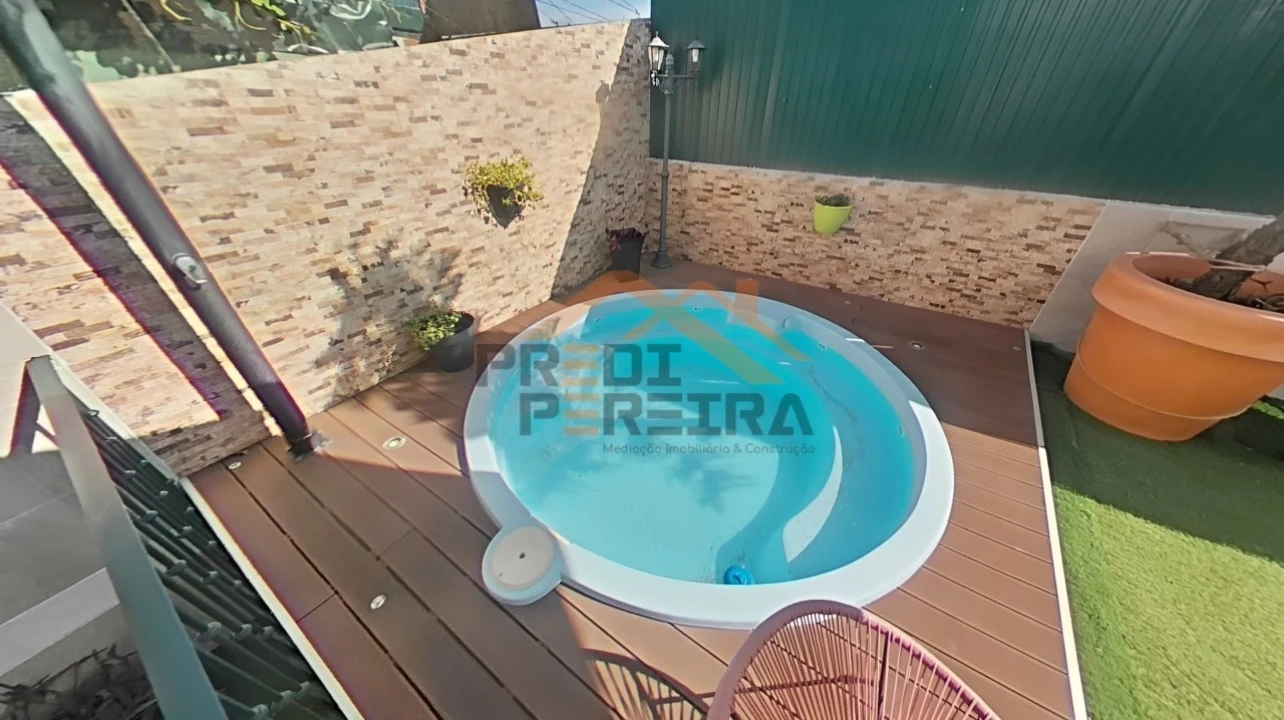 Moradia T3 para Venda em Pontinha e Famões Foto 43