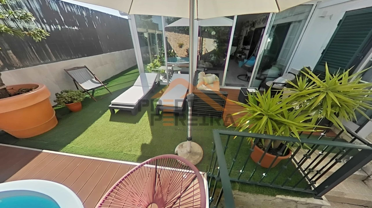 Moradia T3 para Venda em Pontinha e Famões Foto 47