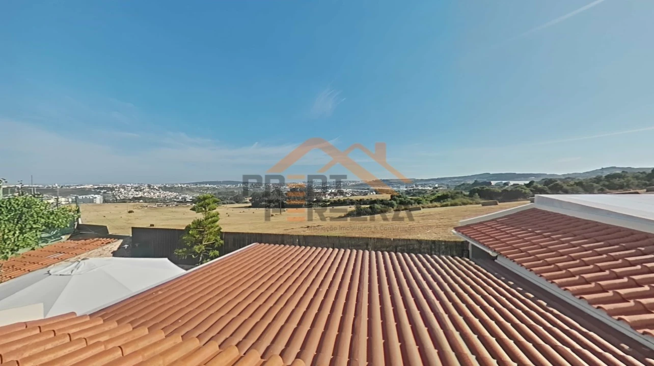 Moradia T3 para Venda em Pontinha e Famões Foto 49