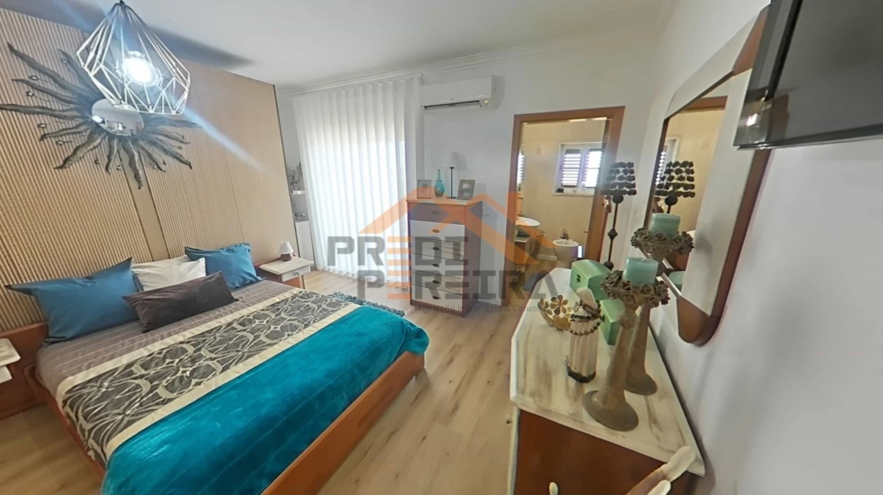 Moradia T3 para Venda em Pontinha e Famões Foto 33