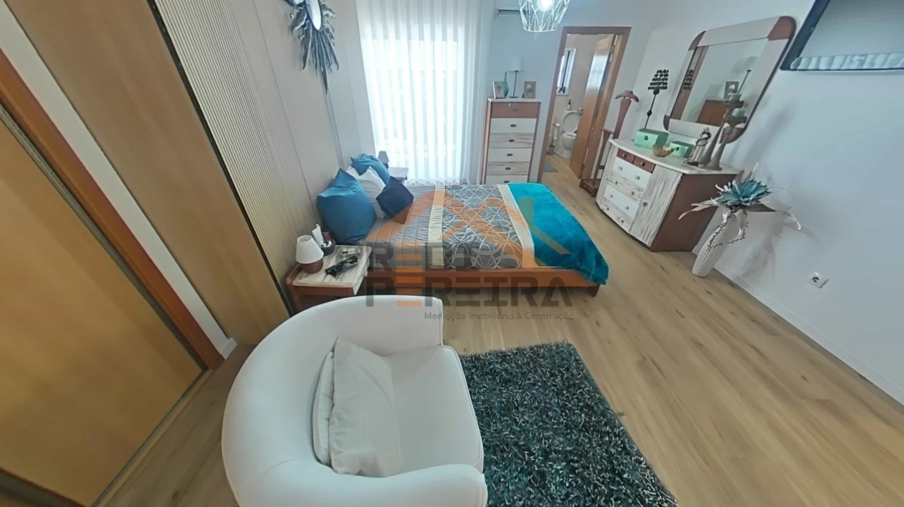 Moradia T3 para Venda em Pontinha e Famões Foto 34