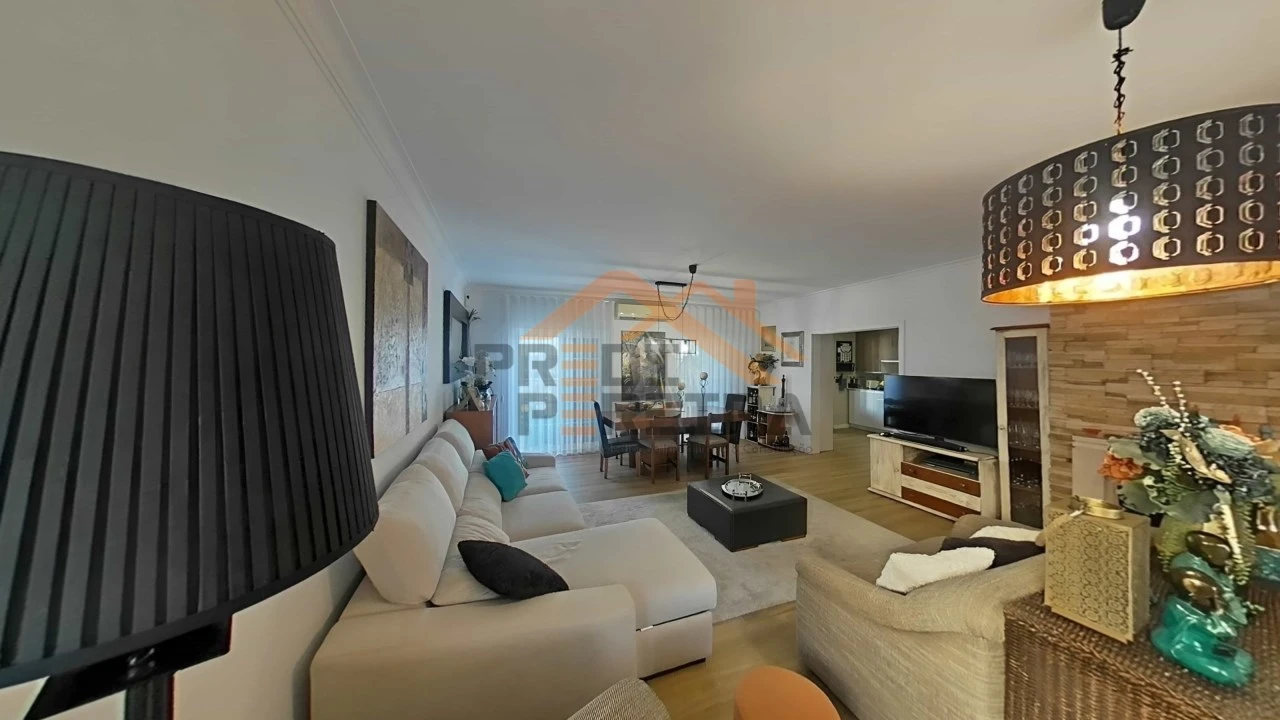 Moradia T3 para Venda em Pontinha e Famões Foto 8