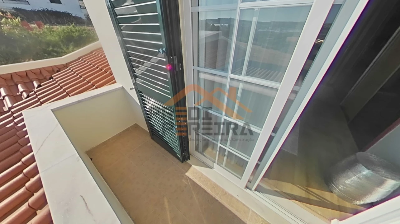 Moradia T3 para Venda em Pontinha e Famões Foto 54