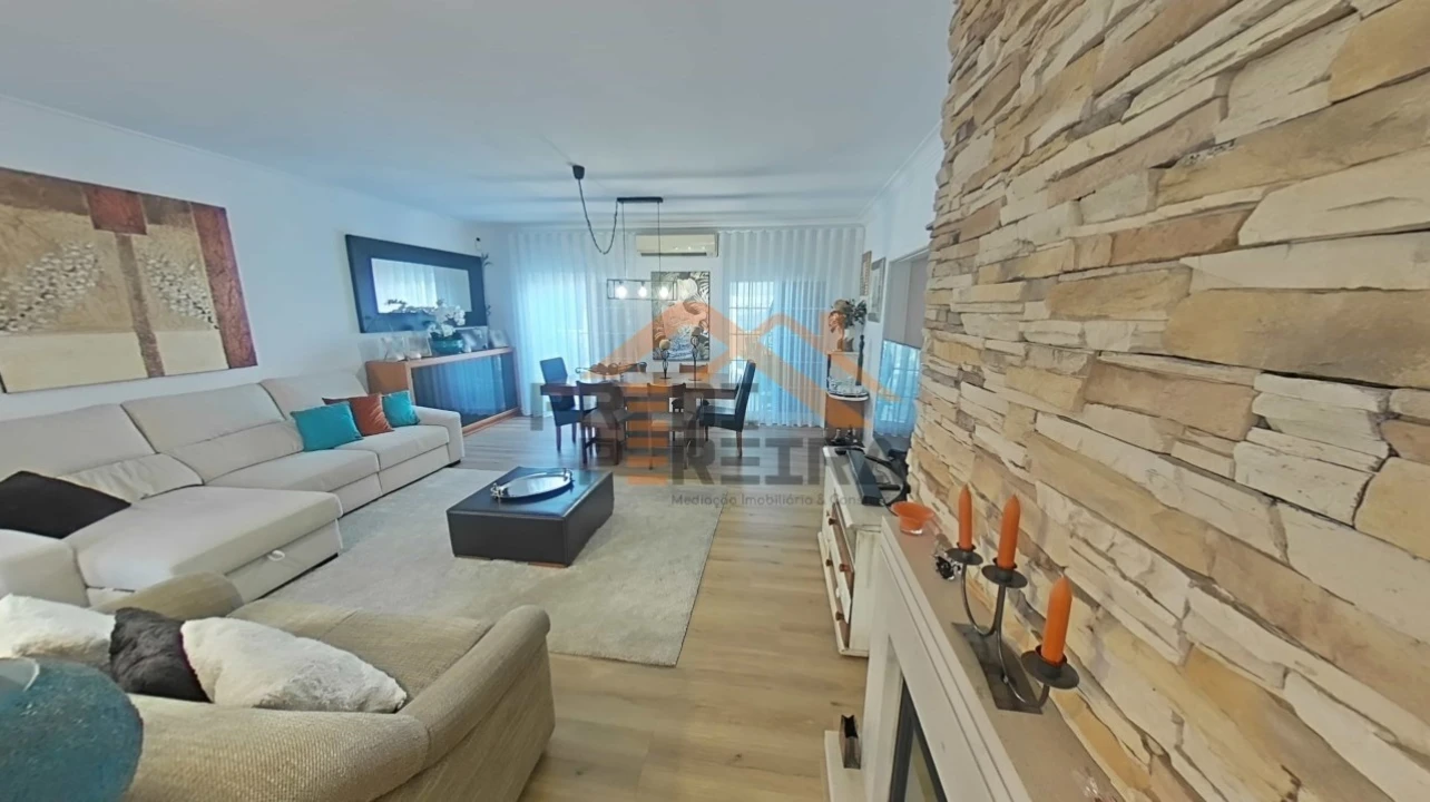 Moradia T3 para Venda em Pontinha e Famões Foto 3