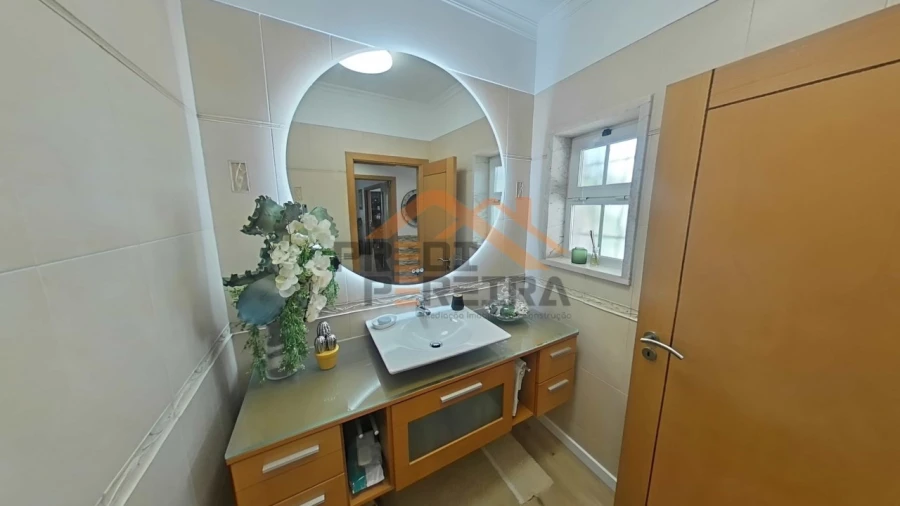 Moradia T3 para Venda em Pontinha e Famões Foto 20