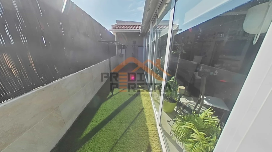 Moradia T3 para Venda em Pontinha e Famões Foto 44