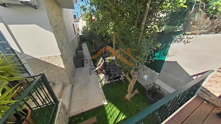 Moradia T3 para Venda em Pontinha e Famões Foto 46