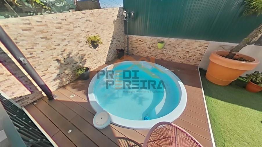 Moradia T3 para Venda em Pontinha e Famões Foto 48