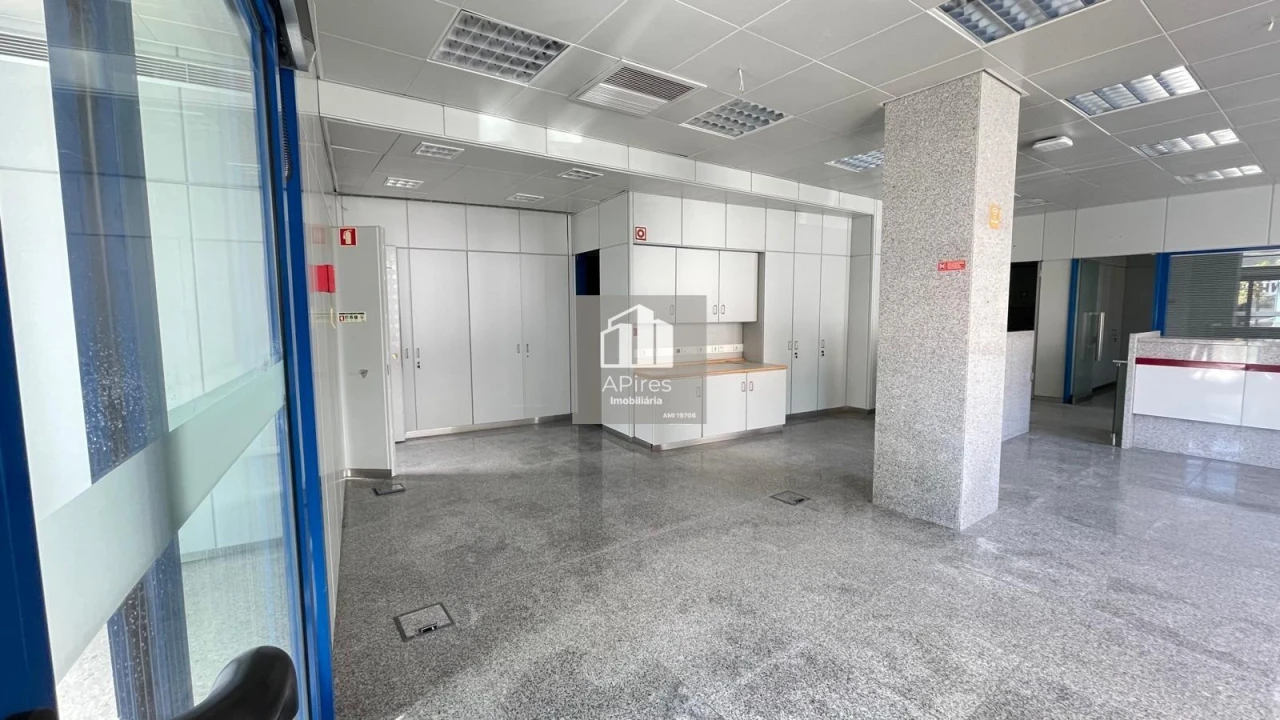 Loja para Venda em Costa da Caparica Foto 2