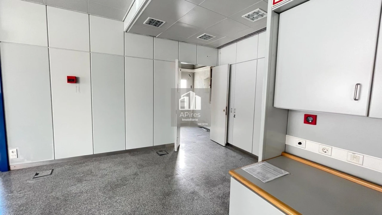 Loja para Venda em Costa da Caparica Foto 4