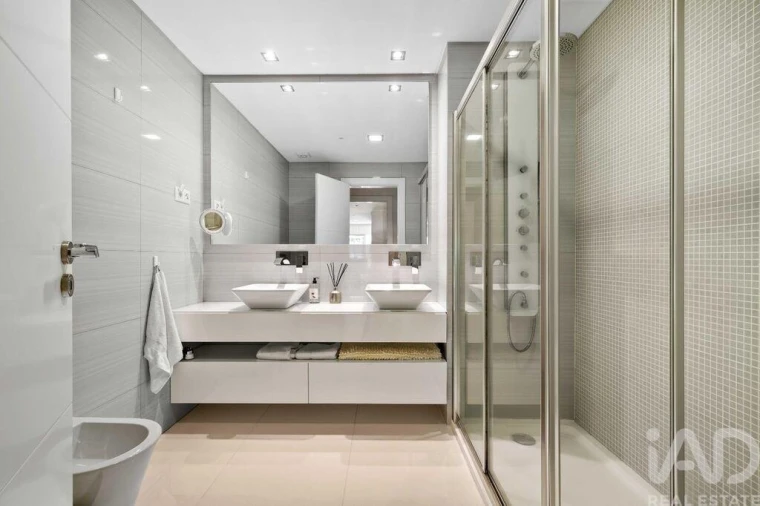 Apartamento T2 para Venda em Funchal (Santa Maria Maior) Foto 8