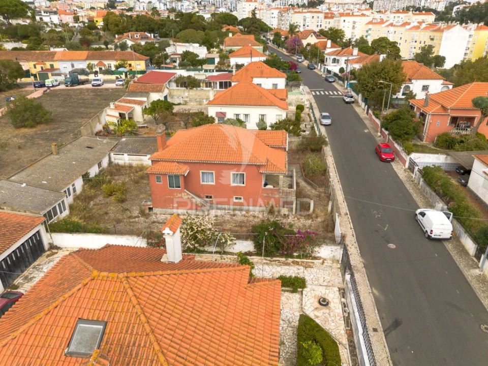 Moradia T4 para Venda em Rio de Mouro Foto 7