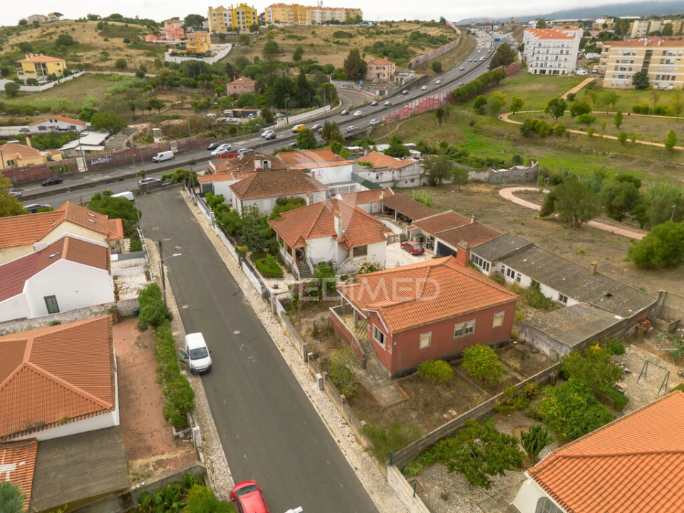 Moradia T4 para Venda em Rio de Mouro Foto 8