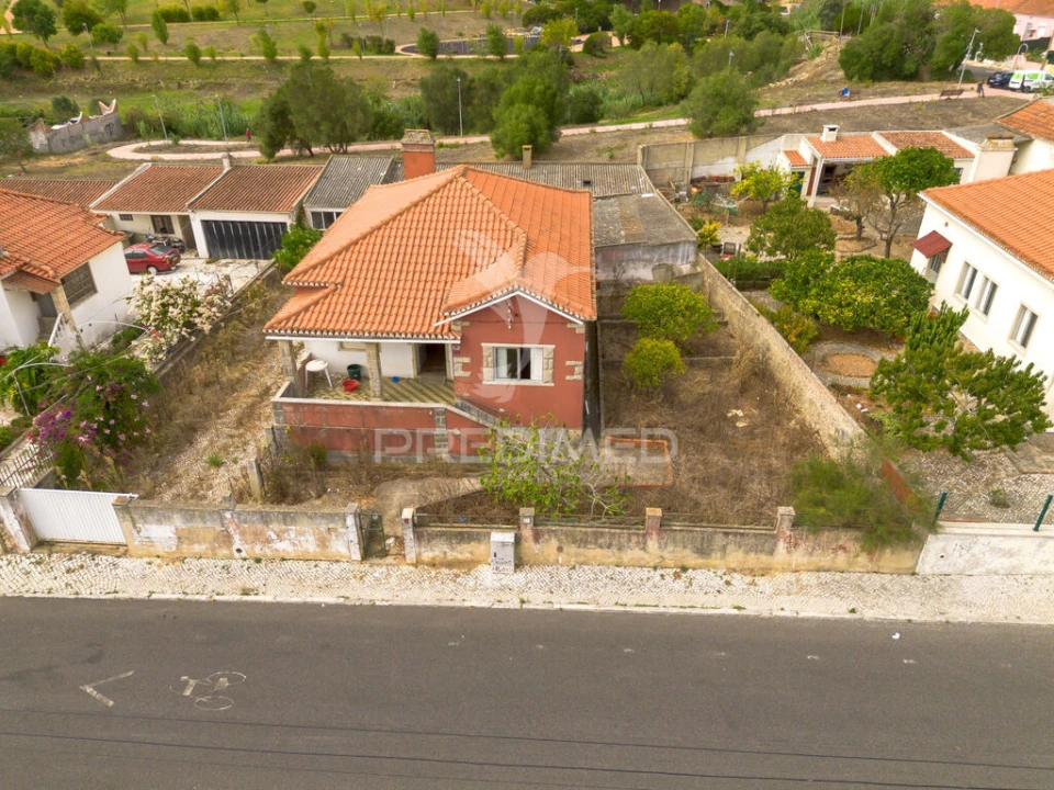 Moradia T4 para Venda em Rio de Mouro Foto 2