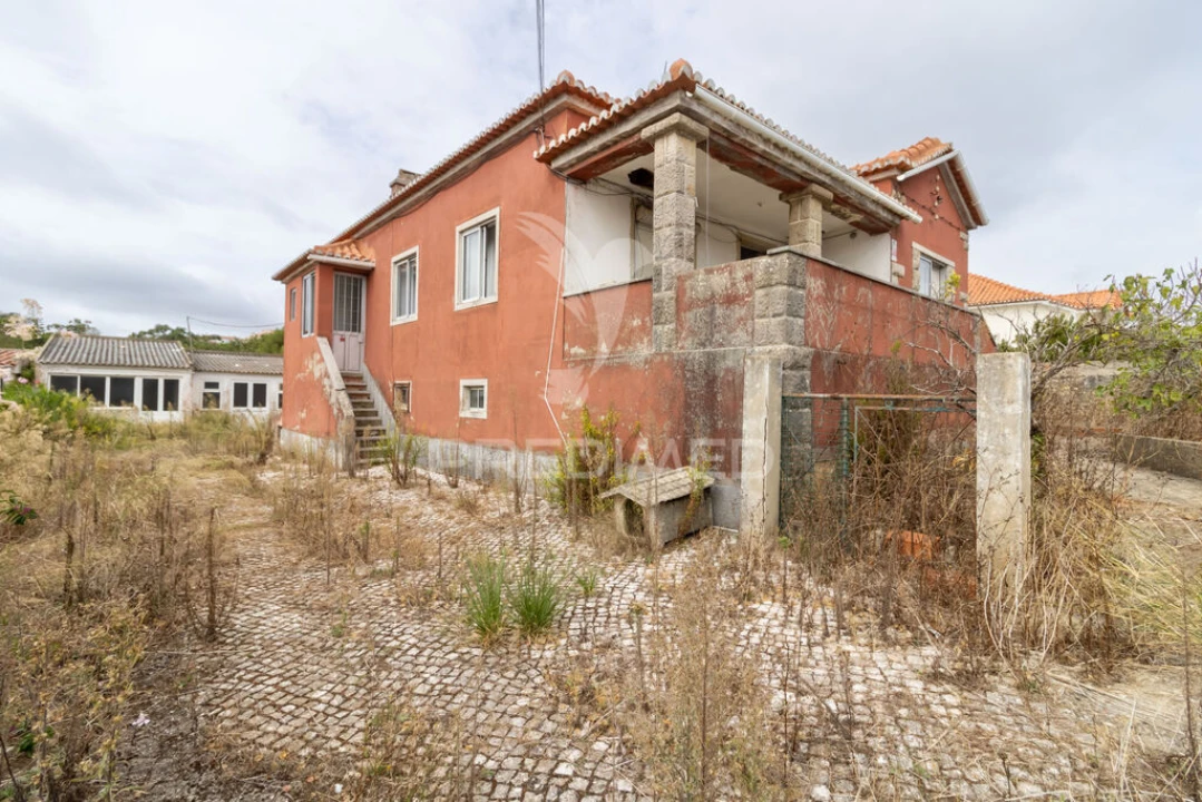 Moradia T4 para Venda em Rio de Mouro Foto 3
