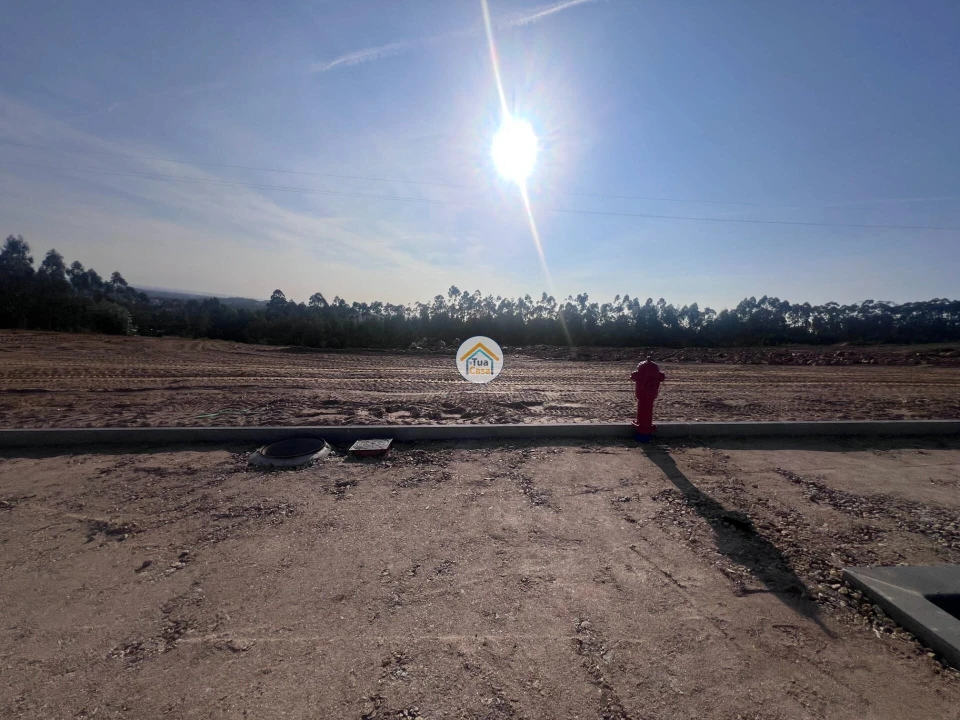 Terreno para Venda em Escapães Foto 8