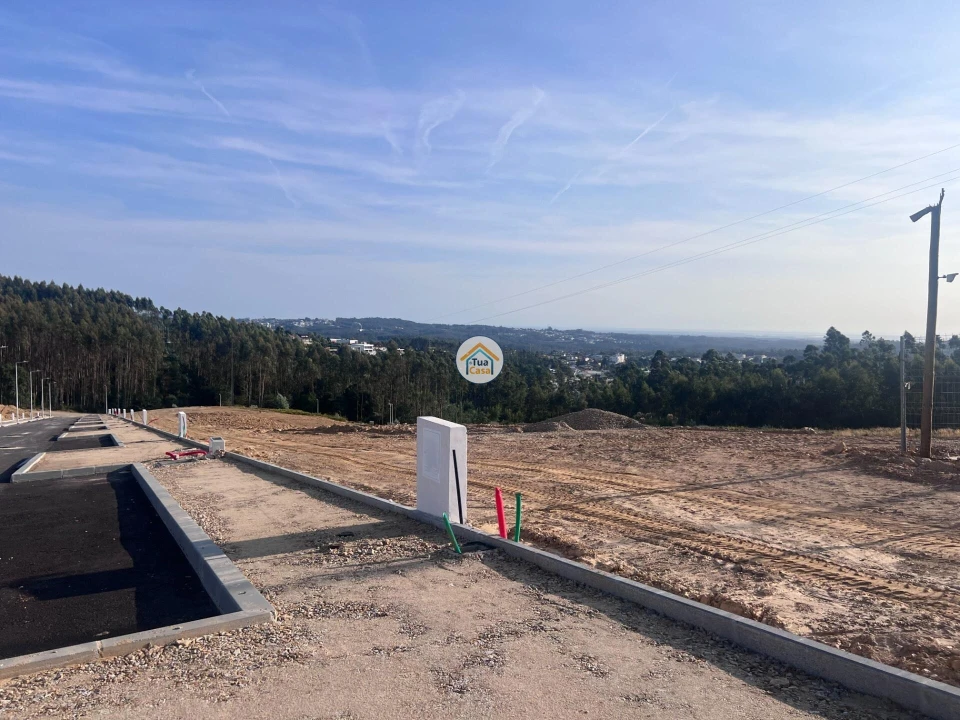 Terreno para Venda em Escapães Foto 11