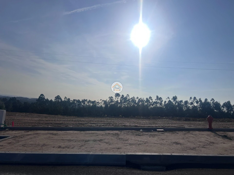 Terreno para Venda em Escapães Foto 1