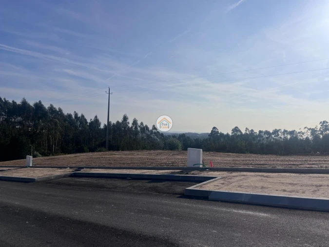 Terreno para Venda em Escapães Foto 3